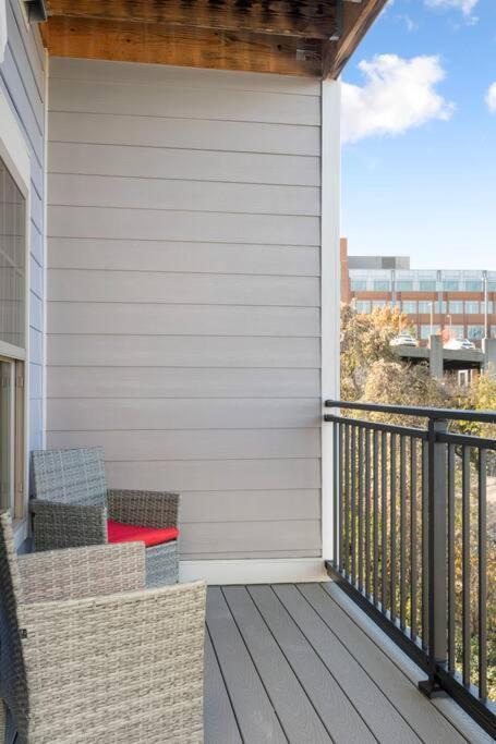 1br Uptown, Pool, Wine, Near Convention Center_311 Apartment *